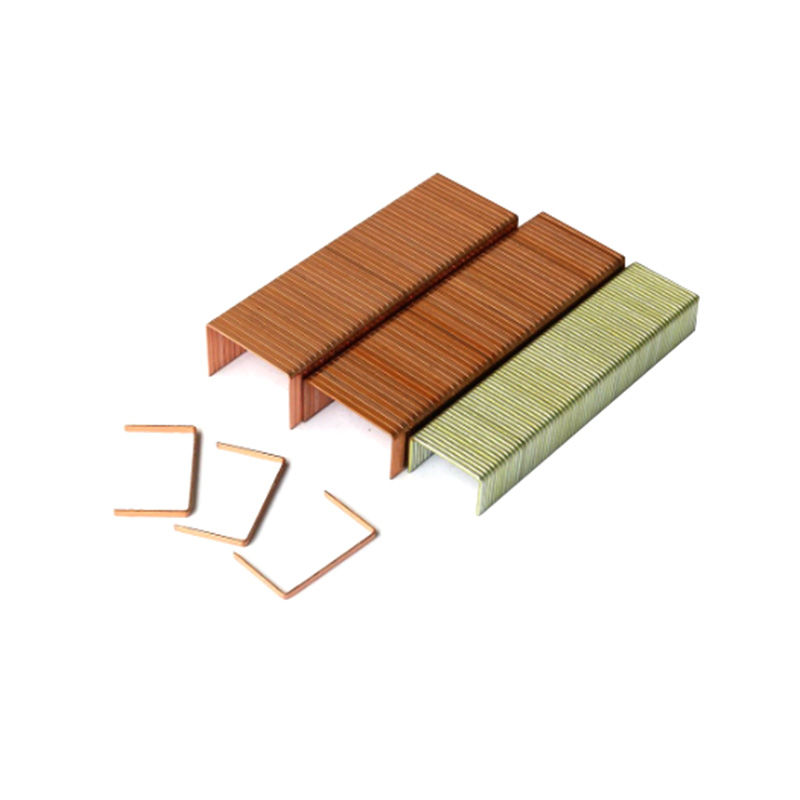 Pakkauksessa suljetut niitit